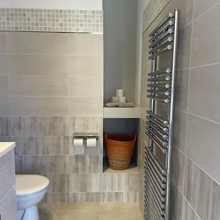 לינה וארוחת בוקר Emplacement Ideal